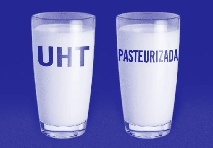 Dos vasos de leche, uno etiquetado "UHT" y otro "PASTEURIZADA", mostrando que la leche fresca está pasteurizada.