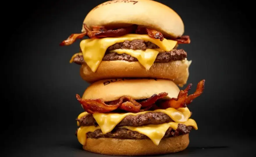 Cómo cocinar hamburguesas jugosas y bien doradas en casa
