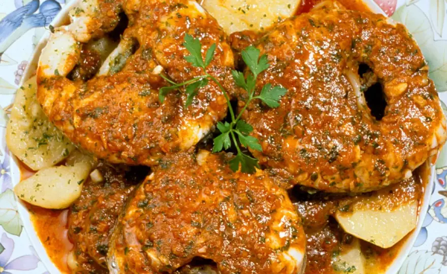 Merluza a la gallega con ajada sin secar el pescado
