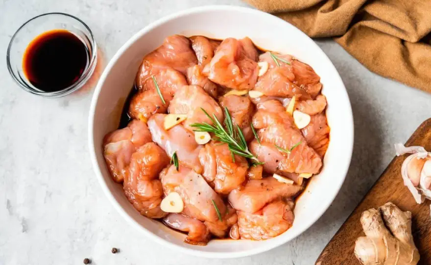 Pechuga de pollo jugosa - trucos, marinadas y recetas fáciles