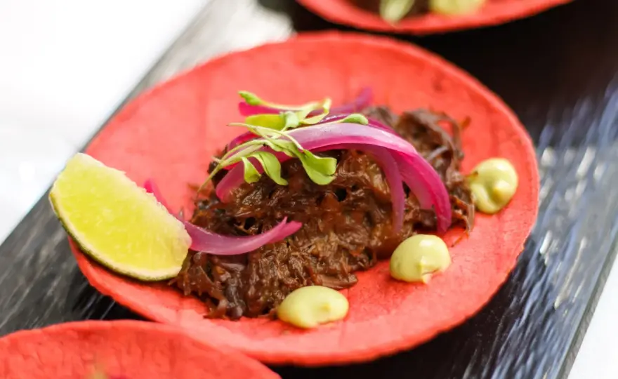 Tacos de rabo de toro melosos y equilibrados en casa