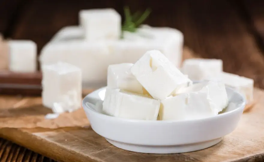 Queso de leche cruda - riesgos y cómo consumirlo con seguridad
