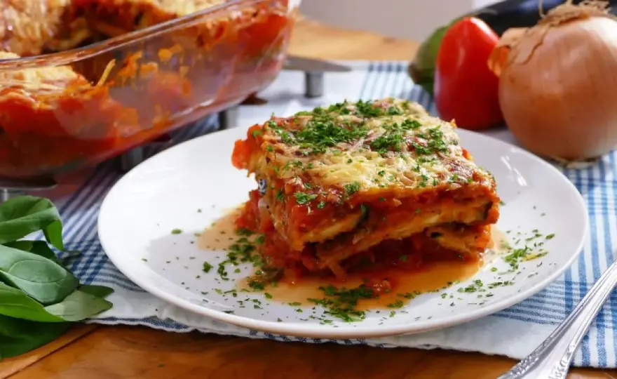 Parmigiana de berenjena, receta italiana fácil y cremosa