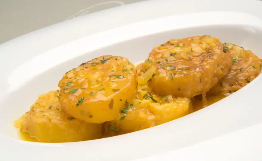 Patatas a la importancia tiernas y melosas, paso a paso